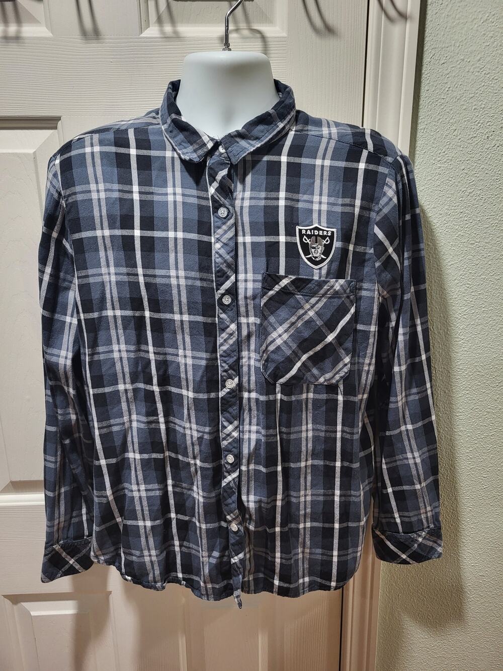 Women's Wear by Erin Andrews Raiders button down plaid shirt